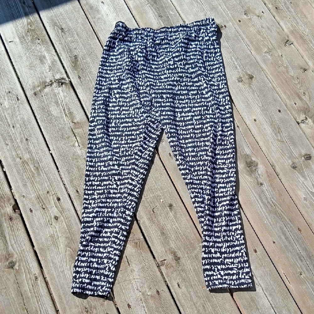 Sweet Legs Black and White Patterned Leggings